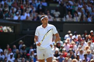 Battu par Stefanos Tsitsipas, Arthur Rinderknech s&rsquo;arrête en quarts de finale à l&rsquo;ATP 250 de Gstaad