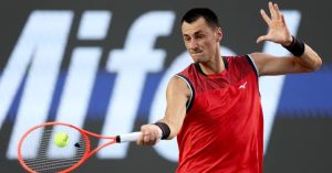 Bernard Tomic réalise la victoire la plus rapide de l&rsquo;ATP en 2026 après une destruction en 46 minutes à Los Cabos.