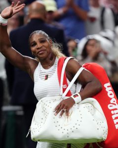 Ce que ses entraîneurs criaient alors que Serena Williams quittait Wimbledon prématurément