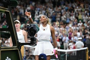 Combative mais rattrapée par le temps, Serena Williams battue à Wimbledon pour son grand retour en simple
