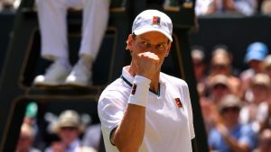 Jannik Sinner rejoint Pete Sampras avec un exploit impressionnant à Wimbledon