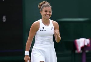 Jasmine Paolini reconnaît que Roger Federer a rendu difficile de rester concentrée à Wimbledon.