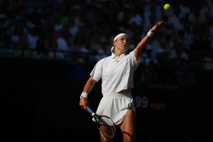Karolina Muchova rejoint les demi-finales de Wimbledon après sa victoire face à Naomi Osaka