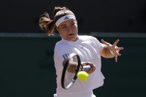 Karolina Muchova s&rsquo;impose difficilement face à Barbora Krejcikova et rejoint les quarts de finale de Wimbledon