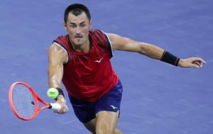 LL Bernard Tomic élimine Karen Khachanov et atteint les quarts de finale de l&rsquo;ATP pour la première fois depui