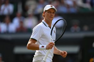 Le 25e Grand Chelem attendra : Jannik Sinner domine Novak Djokovic et rejoint Alexander Zverev en finale de Wimbledon