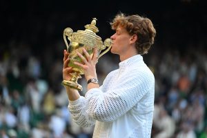 Le retour du roi : après un premier semestre brillantissime mais sans titre du Grand Chelem, le numéro 1 mondial Jannik Sinner a conservé son titre à Wimbledon