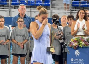 Maria Sakkari s&rsquo;effondre après la finale d&rsquo;Athènes et se remémore avoir regardé sa mère dans ce même lieu.