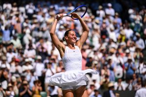 Marta Kostyuk, première demi-finaliste à Wimbledon, se remémore un souvenir spécial avec Roger Federer.
