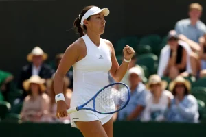 Menée, Jessica Pegula réagit et rejoint les quarts de finale à Wimbledon