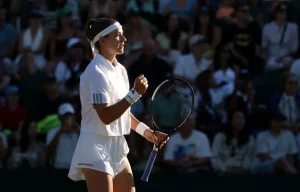 Muchova élimine la championne 2024 et rejoint les quarts de finale à Wimbledon