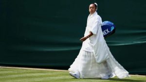 Naomi Osaka explique sa tenue pour Wimbledon et admet que ses choix vestimentaires ajoutent de la pression.
