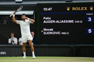 Novak Djokovic plus costaud que Félix Auger-Aliassime après un match épique à Wimbledon