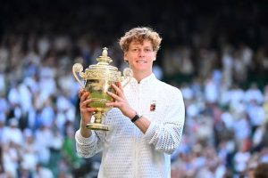 Patrick Mouratoglou affirme que Jannik Sinner avait l&rsquo;air « très moyen » lors de sa victoire à Wimbledon