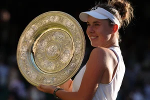 Sacrée à Wimbledon, Noskova encaisse le plus beau chèque de sa carrière