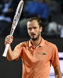 Steve Flink remet en question l&rsquo;état d&rsquo;esprit de Medvedev après sa défaite à Wimbledon : c&rsquo;est dommage.