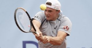 Tennis : Stricker passe facilement au 2e tour à Gstaad