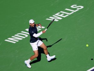 Un journaliste renommé affirme que Djokovic doit éliminer Sinner et Alcaraz pour remporter un autre Grand Chelem.