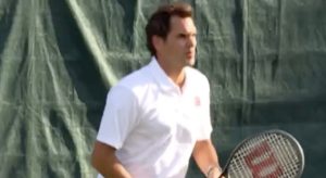 Vidéos, Wimbledon > De retour à l&rsquo;entraînement, Roger Federer prépare quelque chose…