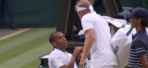Vidéos, Wimbledon > L&rsquo;échange très tendu entre Auger-Aliassime et Davidovich Fokina
