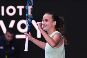WTA Iasi : Clara Burel pulvérise Elsa Jacquemot en 59 minutes et fonce vers les quarts de finale