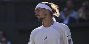 Wimbledon > Alexander Zverev, après sa défaite en finale contre Jannik Sinner : « Lorsque je suis tombé dans le troisième set, j&rsquo;ai subi une hyperextension du genou »