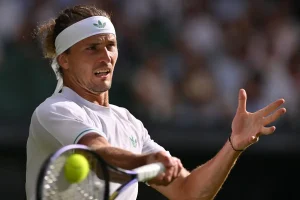 Wimbledon : Alexander Zverev domine Taylor Fritz et rejoint le dernier carré