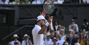 Wimbledon > Djokovic, après son incroyable victoire en cinq sets contre Auger-Aliassime : « C&rsquo;est génial, mais pour moi, ce n&rsquo;est qu&rsquo;une demi-finale de plus »
