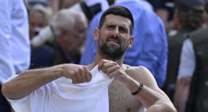 Wimbledon > Djokovic sur les nerfs pendant son match contre Auger-Aliassime : « Je me fous de ce qui se passe dans les matchs de Jannik Sinner »