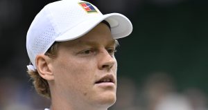 Wimbledon > Jannik Sinner après sa victoire au 2e tour : « Je ne suis pas aussi bon que Carlos Alcaraz. Ça, c’est sûr »