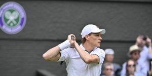 Wimbledon > La programmation de Jannik Sinner à Wimbledon fait jaser : « Les organisateurs ont osé faire ça »