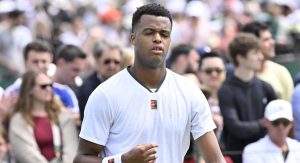 Wimbledon > « Mpetshi Perricard n&rsquo;a pas beaucoup d&rsquo;autres armes que son service, et celui-ci semble faire moins de dégâts qu&rsquo;avant », estime José Moron
