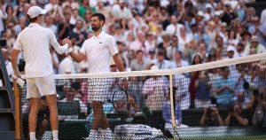 Wimbledon : face à Jannik Sinner ce vendredi, Novak Djokovic joue peut-être sa dernière grande occasion de conquérir un 25e titre