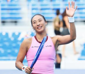 Zheng Qinwen prend de l&rsquo;élan avec ses premières victoires consécutives depuis mai