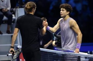 Zverev et Shelton transforment une conversation de père en comédie tennistique virale