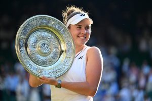malgré une énorme défaillance dans la deuxième manche, la Tchèque de 21 ans a remporté remporté son premier Grand Chelem à Wimbledon