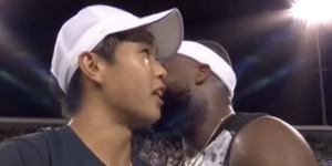 ATP – Cincinnati > Learner Tien à Frances Tiafoe lors de la poignée de main au filet : « Tu n&rsquo;es pas blessé, arrête de mentir. C&rsquo;est du bidon »