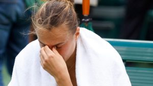 Aryna Sabalenka affirme que les remarques « really mean » d’entraîneurs ukrainiens l’ont fait pleurer