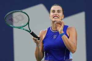 Aryna Sabalenka sortie par Ekaterina Alexandrova à Toronto