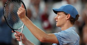 Blessé au genou, le numéro 1 mondial Jannik Sinner déclare forfait pour l&rsquo;US Open