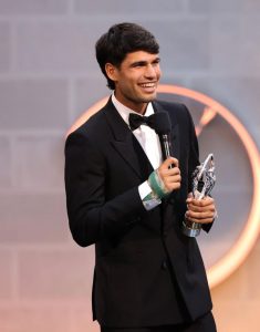 Carlos Alcaraz cite Federer et Nadal en exemples avant son retour à l’US Open