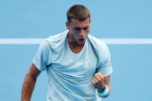 Cobolli vient à bout de Jodar en trois sets et s&rsquo;offre un quart de finale à Cincinnati