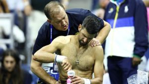 Coup de tonnerre à l’US Open : diminué, Novak Djokovic prend la porte au premier tour, une première depuis 20 ans
