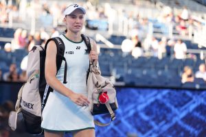Elena Rybakina révèle que sa blessure lui rendait la marche « painful to walk » et doit passer une IRM