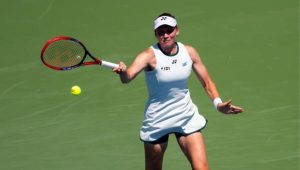 Elena Rybakina surmonte un léger contretemps pour accéder aux huitièmes de finale