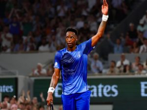 Gaël Monfils défie le temps et s&rsquo;offre une victoire historique à Montréal