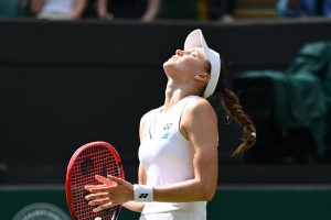 Iga Swiatek en demi-finales à Cincinnati après l&rsquo;abandon d&rsquo;Elena Rybakina