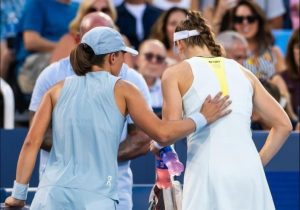 Iga Swiatek s’est sentie &lsquo;anxious&rsquo; à la seule vue de la blessure d’Elena Rybakina à Cincinnati