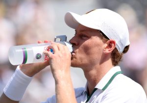 Jannik Sinner subit un examen médical urgent alors que de nouveaux détails émergent d&rsquo;Italie !