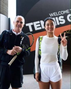 Le coach d&rsquo;Alex Eala envoie un message émouvant après sa victoire historique au titre WTA.